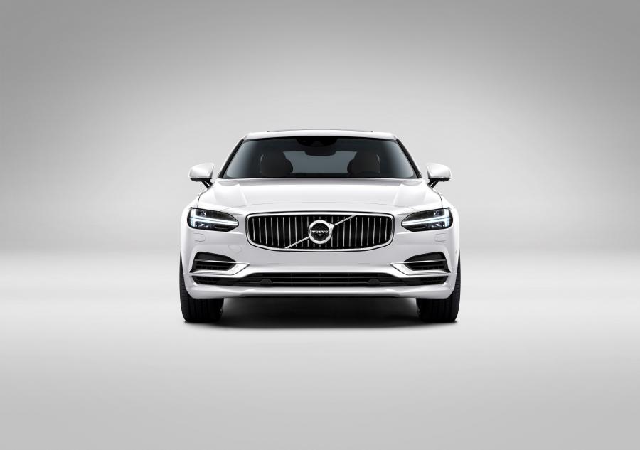  Volvo S90 T8 Inscription 2016 года  (WW) (фото 3 из 8)